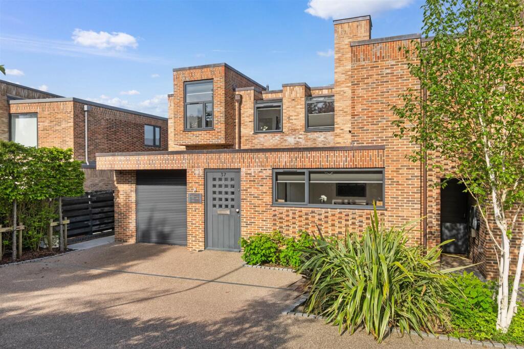 Main image of property: St. Marys Road, Stratford-Upon-Avon