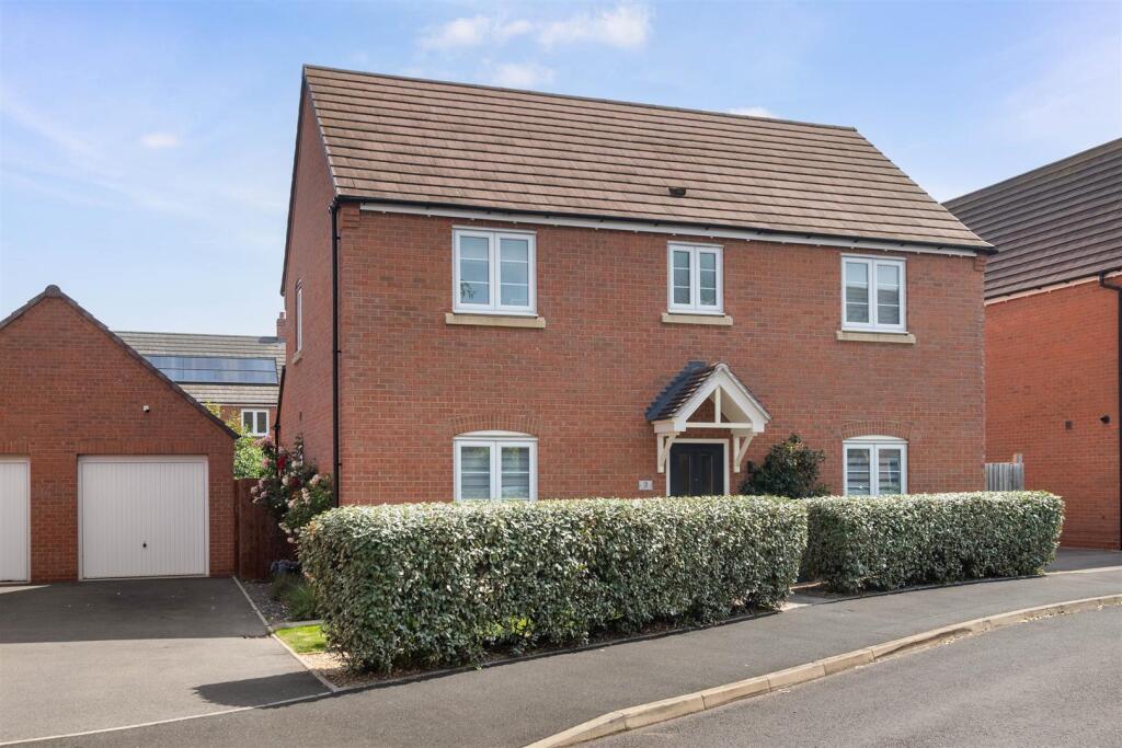 Main image of property: Bosworth Avenue, Stratford-Upon-Avon
