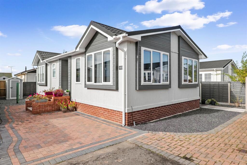 Main image of property: Sunset Drive, Dodwell, Stratford-Upon-Avon