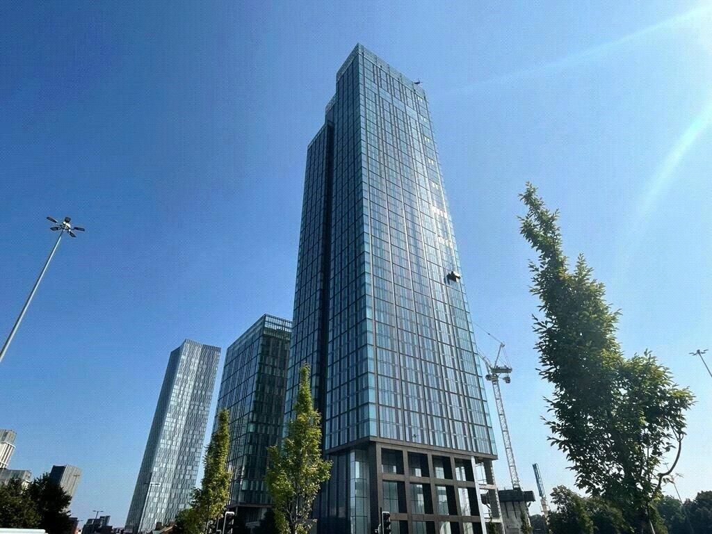 2 bedroom apartment for rent in Elizabeth Tower, 141 Chester Road, Manchester, M15