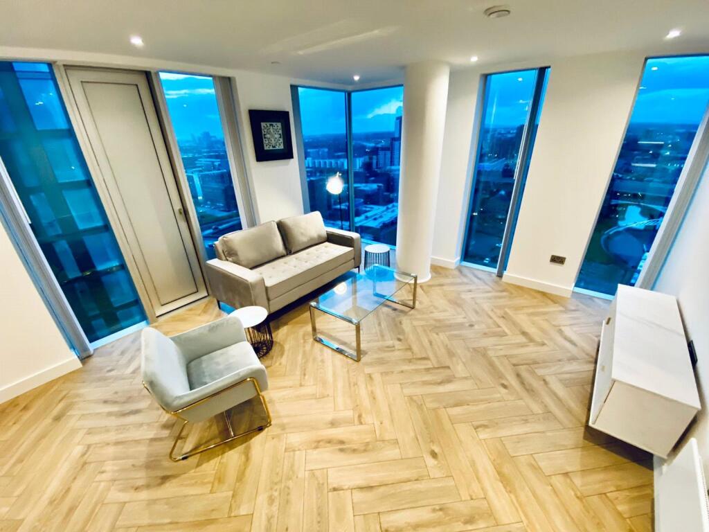 Main image of property: Victoria Residence, Crown Street, 16, Silvercroft Street, Manchester, M15