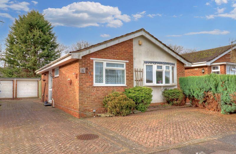 2 bedroom bungalow for sale in Beech Close, Stokenchurch, HP14