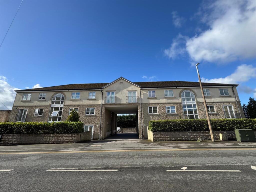 Main image of property: Inspan House, Walkley lane, Heckmondwike