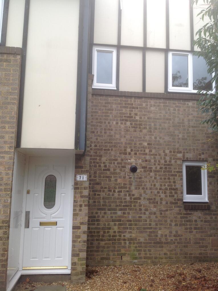 4 bedroom terraced house for rent in Tranlands Brigg, Heelands, Milton Keynes, MK13