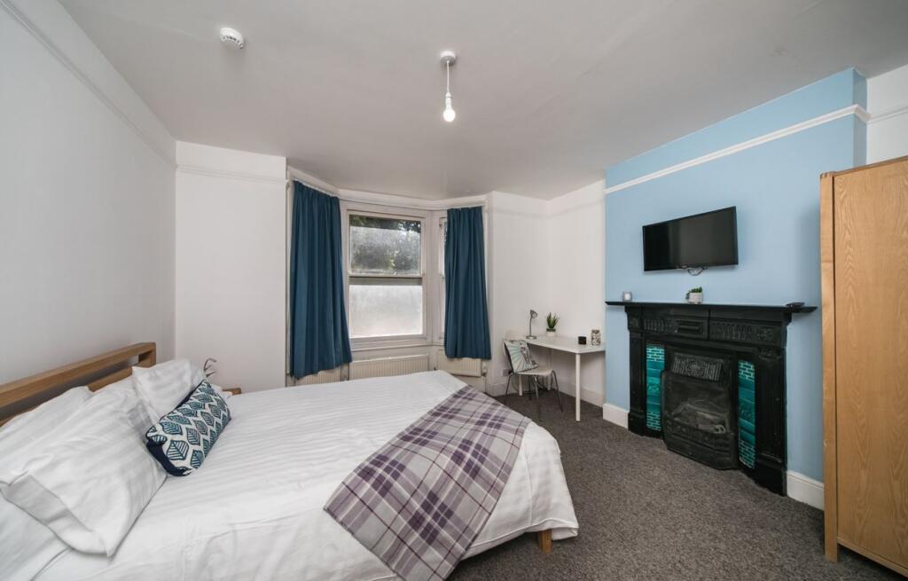 Main image of property: Tilehurst Road, Reading
