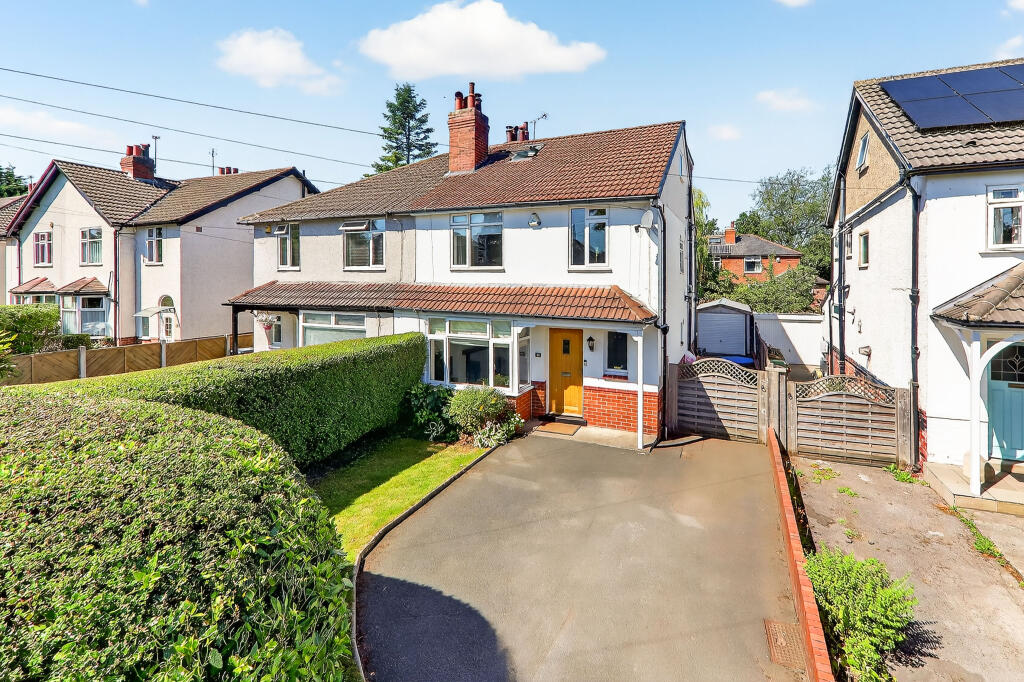 Main image of property: North Park Grove, Roundhay, Leeds