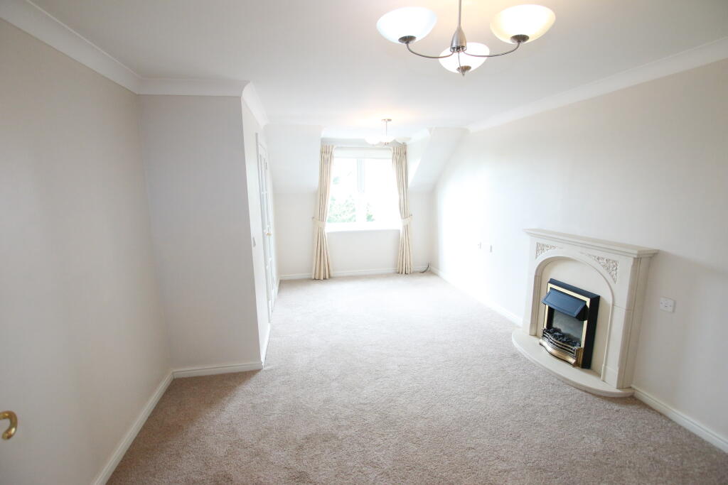 Main image of property: Warwick Road, Berkshire, Reading