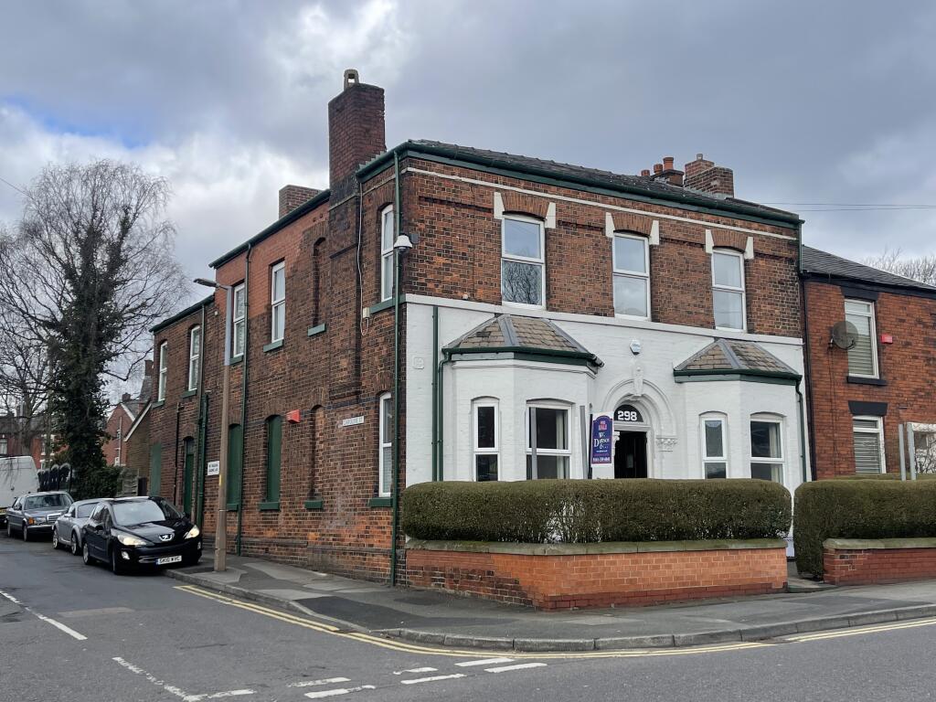 Land for sale in Mossley Road, AshtonunderLyne, OL6