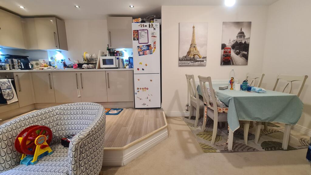 2 bedroom flat