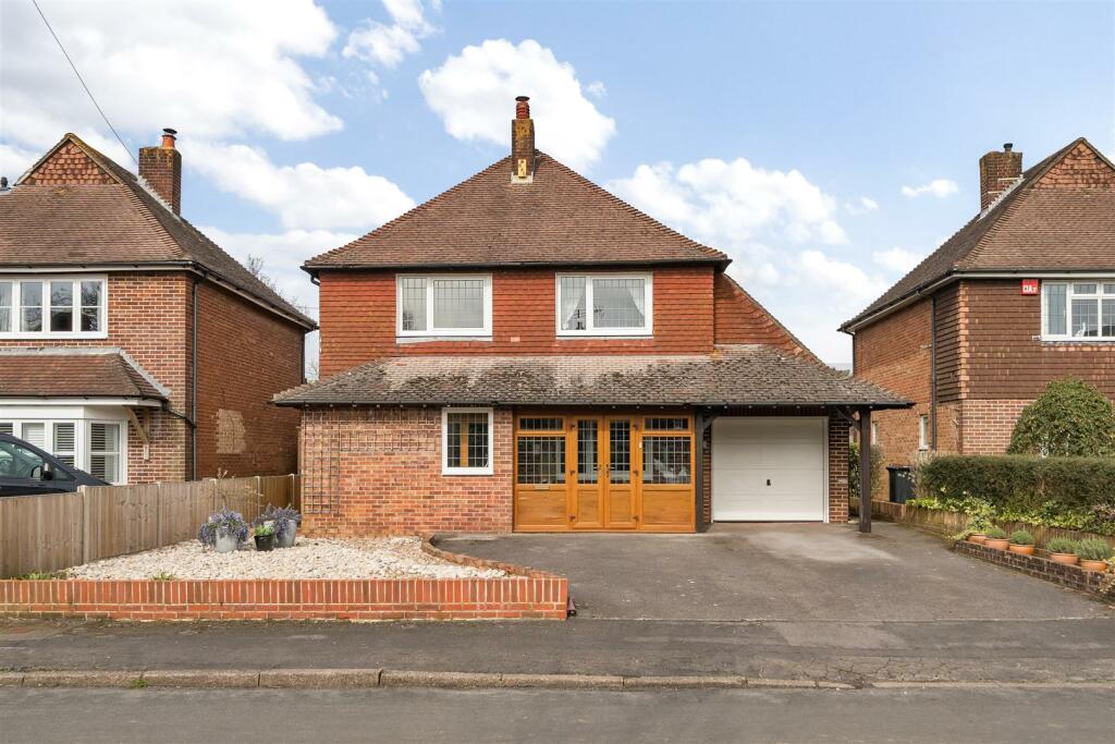 4 bedroom detached house for sale in Pembury Road, Warblington, Havant, PO9