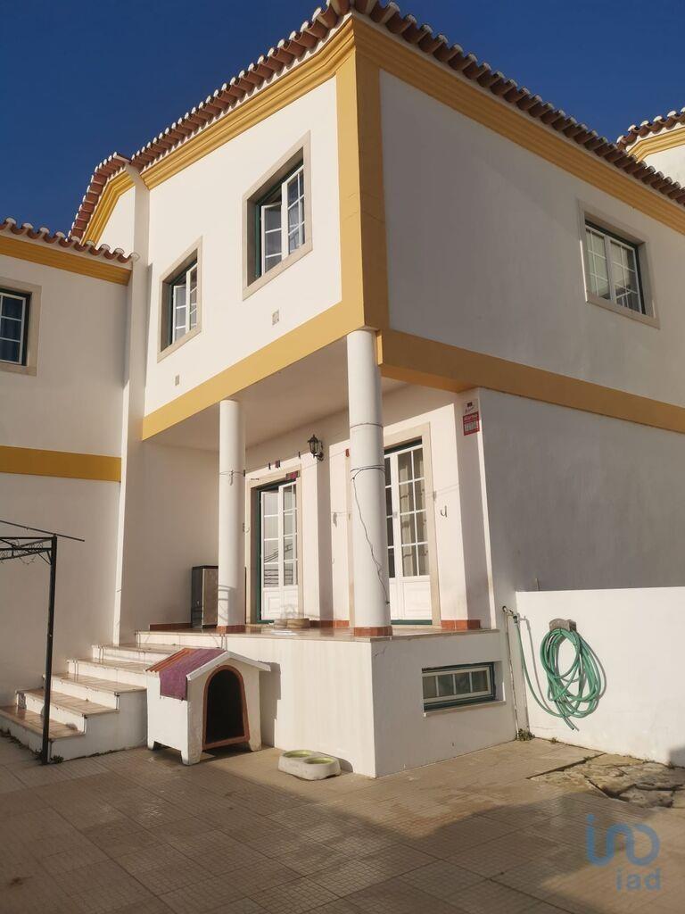 Lisbon Detached property for sale