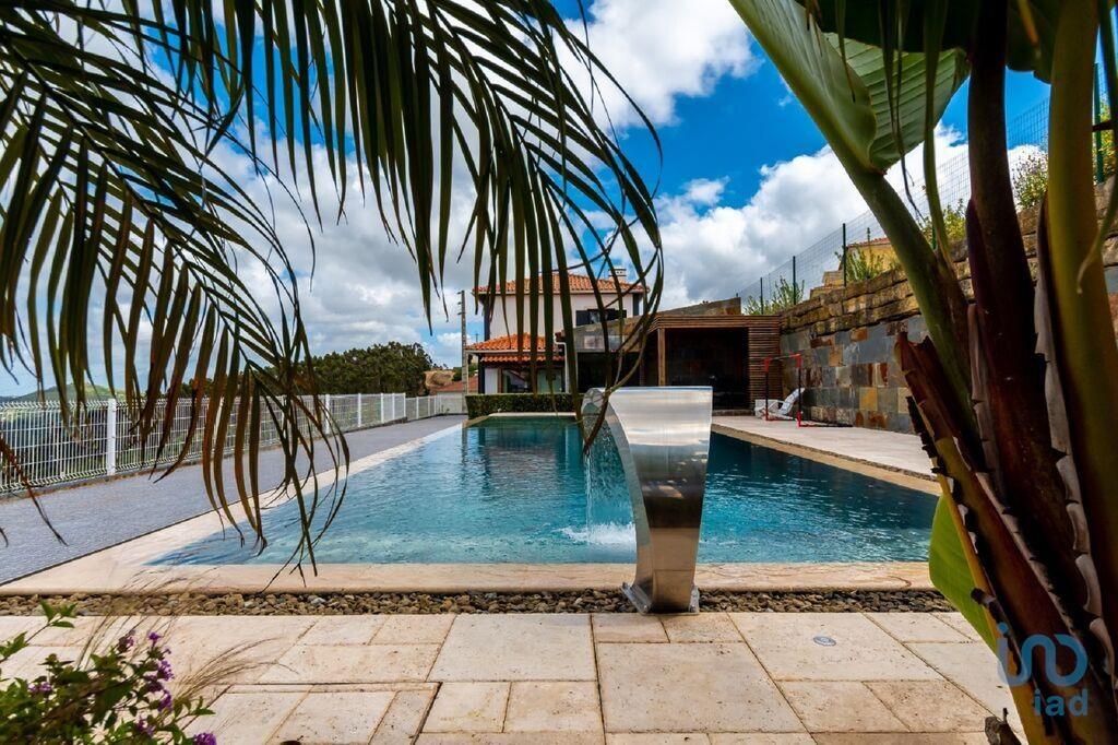 Main image of property: Lisbon, Venda do Pinheiro
