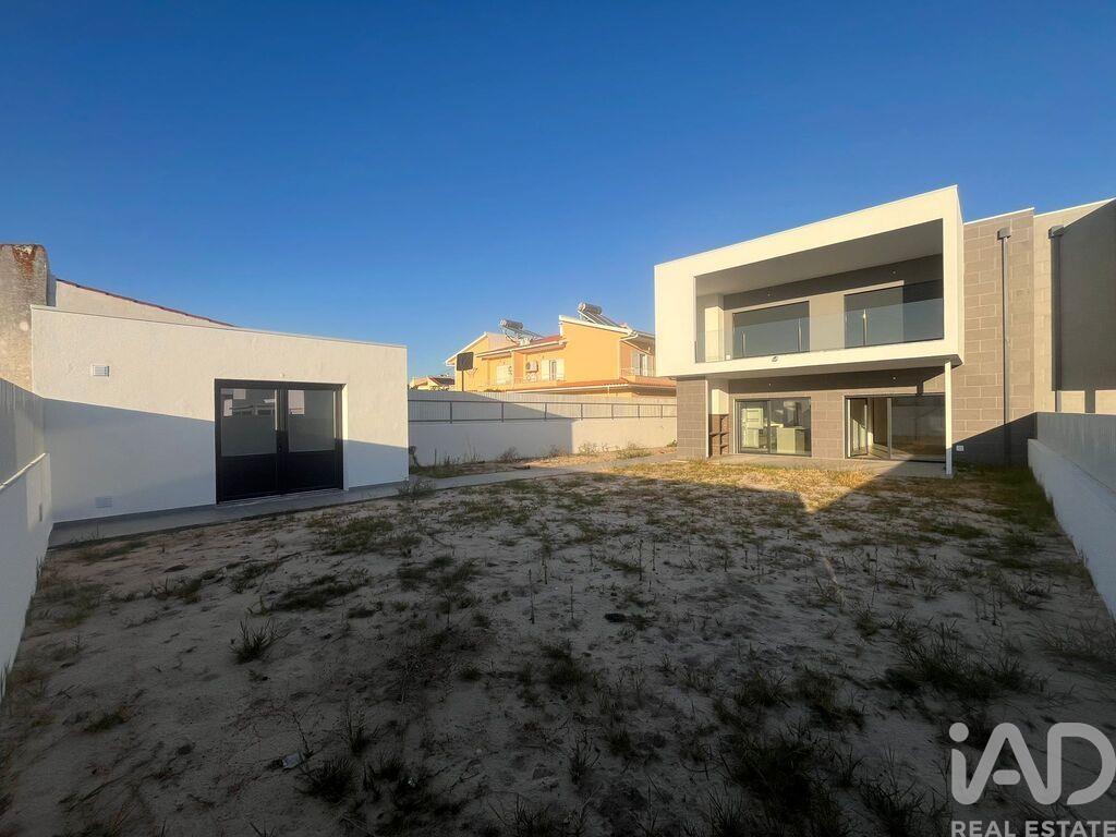 Main image of property: Setúbal, Seixal