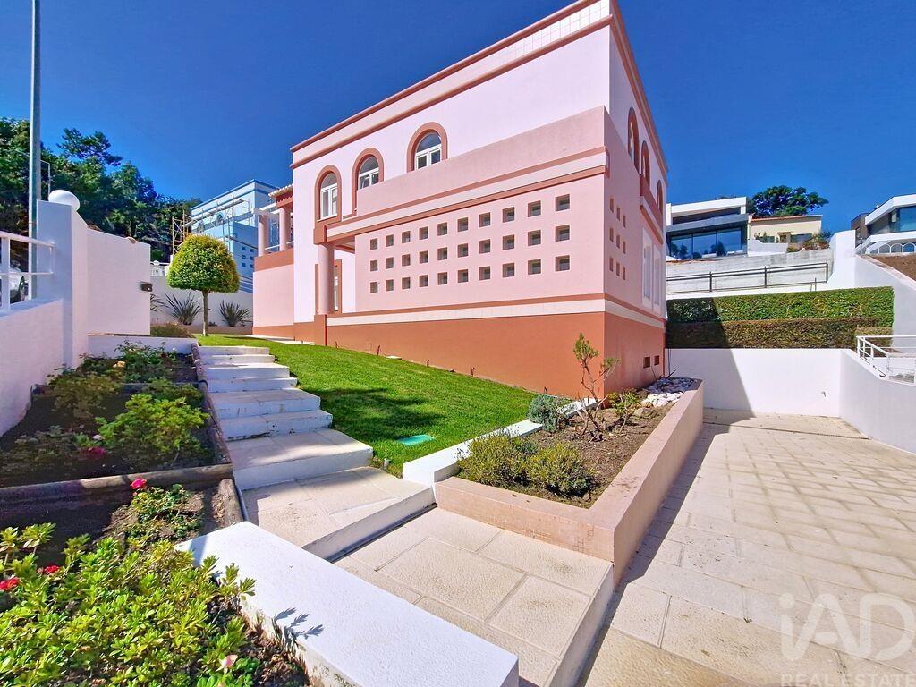 Main image of property: Lisbon, Venda do Pinheiro