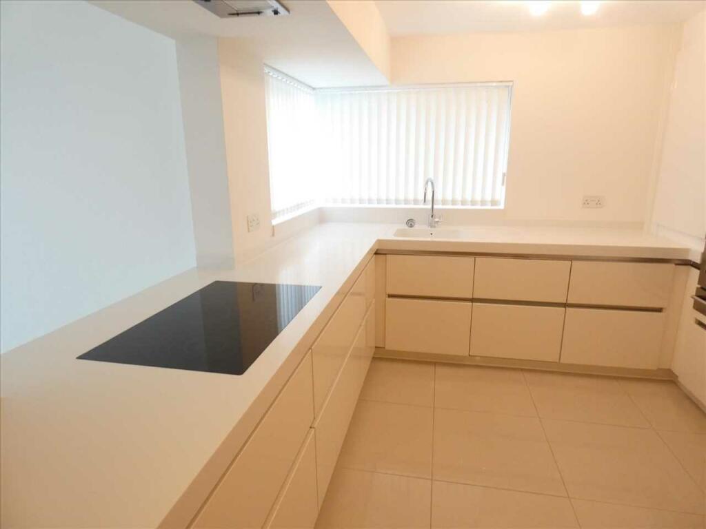 Additional property image - Blue Bay, 75-77 Boscombe Overcliff Drive, Bournemouth