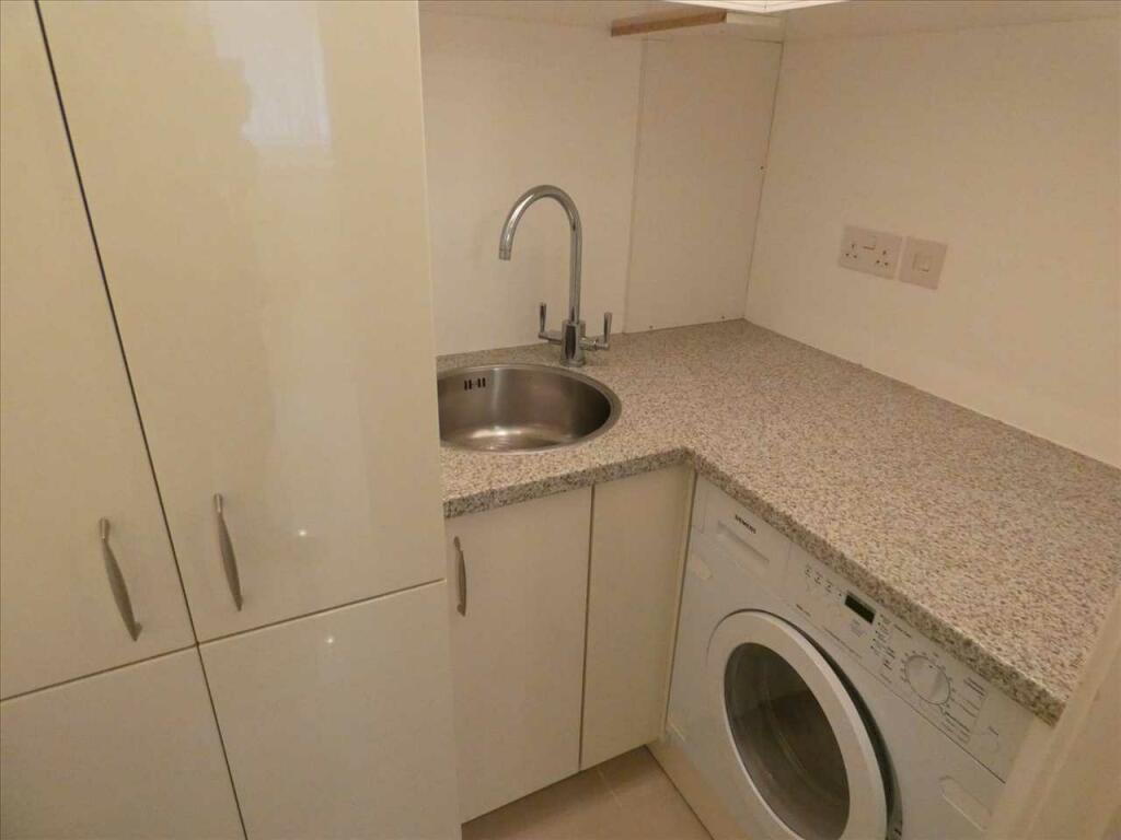 Additional property image - Blue Bay, 75-77 Boscombe Overcliff Drive, Bournemouth