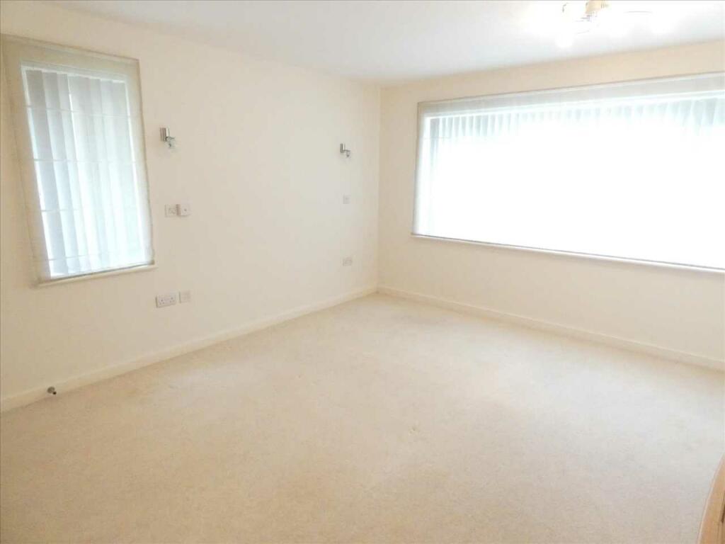 Additional property image - Blue Bay, 75-77 Boscombe Overcliff Drive, Bournemouth