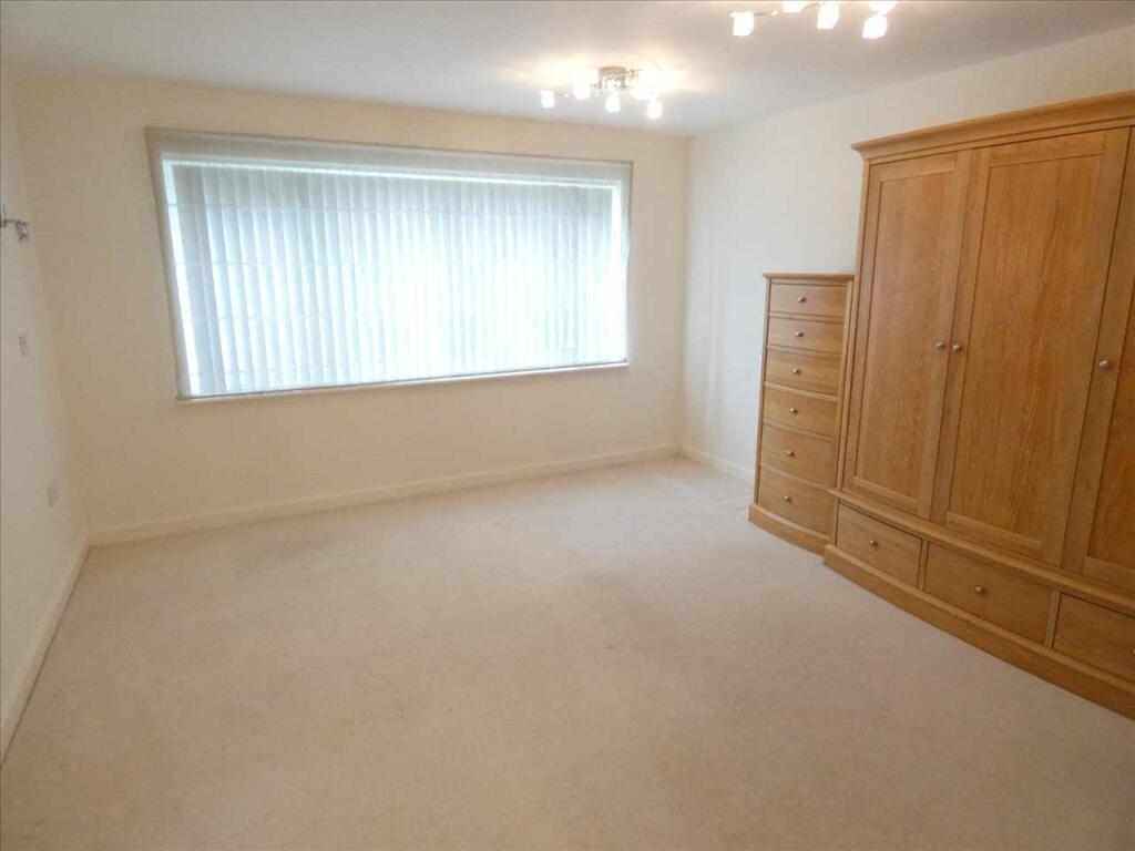 Additional property image - Blue Bay, 75-77 Boscombe Overcliff Drive, Bournemouth