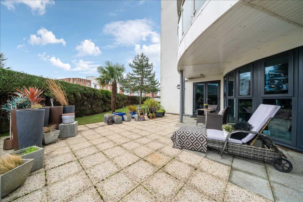Additional property image - The Reef, 16 Boscombe Spa Road, Bournemouth