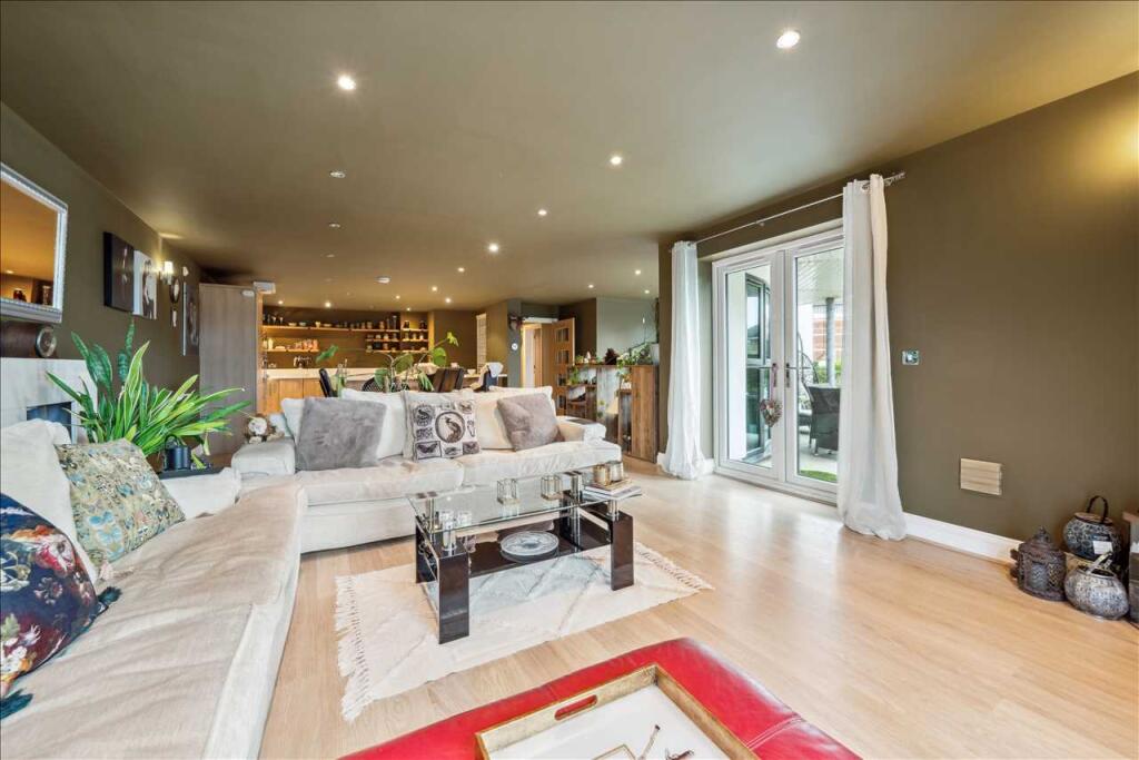Additional property image - The Reef, 16 Boscombe Spa Road, Bournemouth