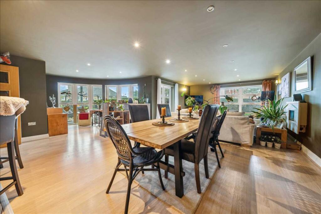 Additional property image - The Reef, 16 Boscombe Spa Road, Bournemouth