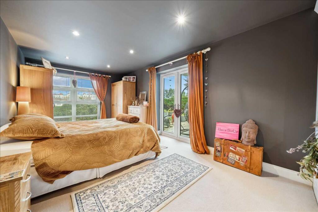 Additional property image - The Reef, 16 Boscombe Spa Road, Bournemouth