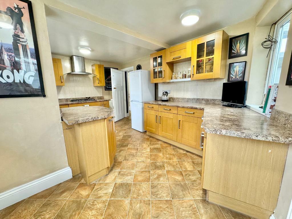 Additional property image - Florence Grove, West Bromwich, B71 3LL