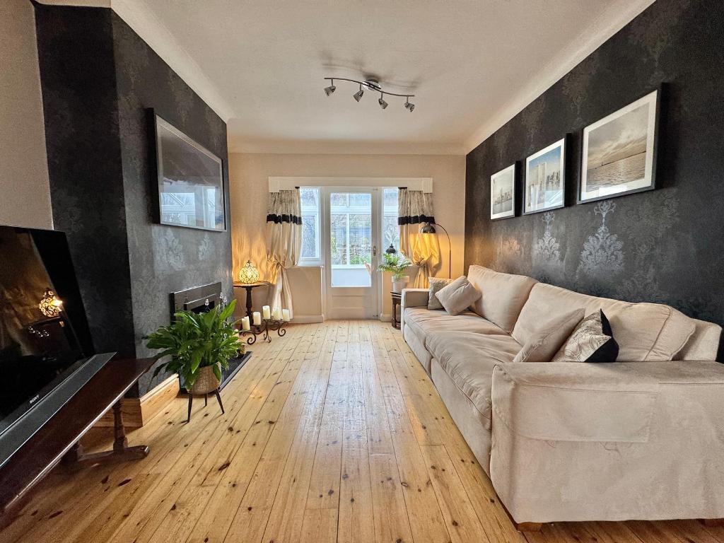 Additional property image - Stanley Road, West Bromwich, B71 3JQ