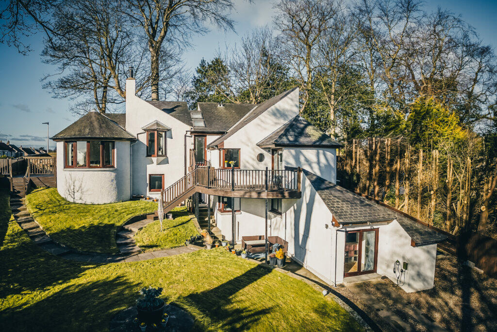 2 bedroom detached house for sale in Cairnie Brae, DD11