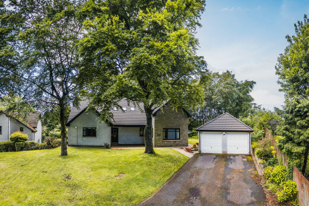 6 bedroom detached house for sale in 24 Grange Gardens, Monifieth