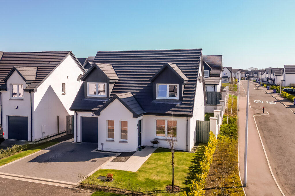 Main image of property: 7 Nimrod Drive, Broughty Ferry, DD5 3FQ
