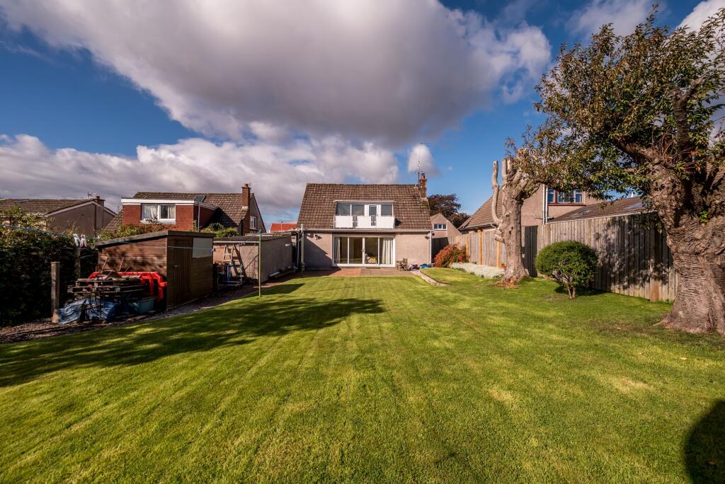 Main image of property: 7 Shaftesbury Park, Dundee, DD2 1LB