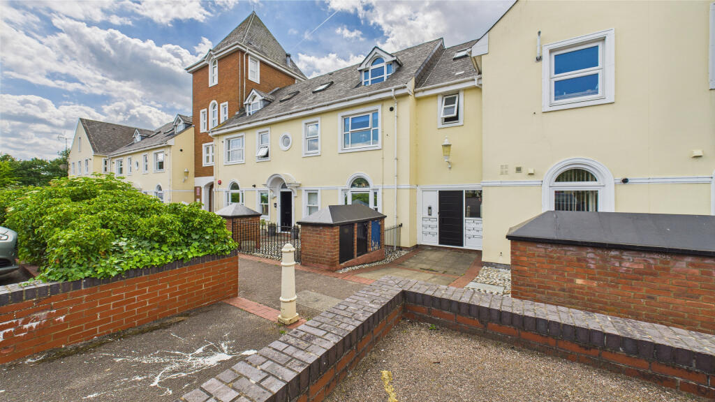 Main image of property: Lakeside, Aylesbury, Buckinghamshire