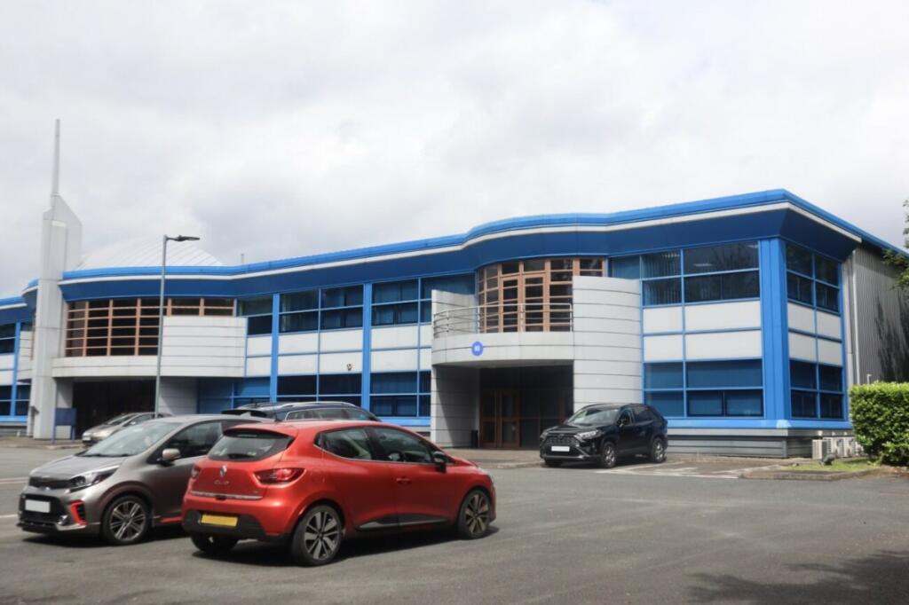 Light industrial facility to lease in Building 93 Bays 23, Multipark