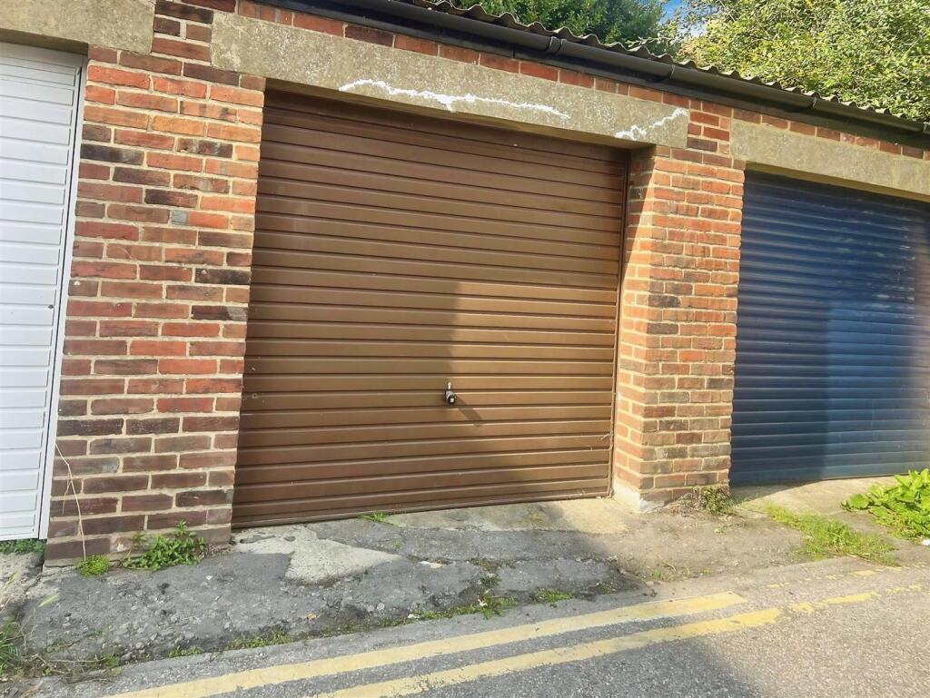 Main image of property: Best Lane, Canterbury