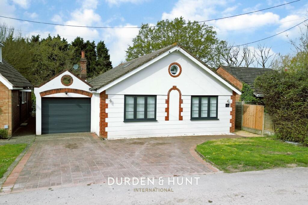 4 bedroom chalet for sale in Cumley Road, Toot Hill, Ongar, CM5