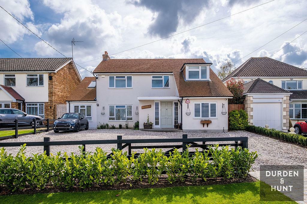 4 bedroom detached house for sale in Blackmore Road, Brentwood, CM15