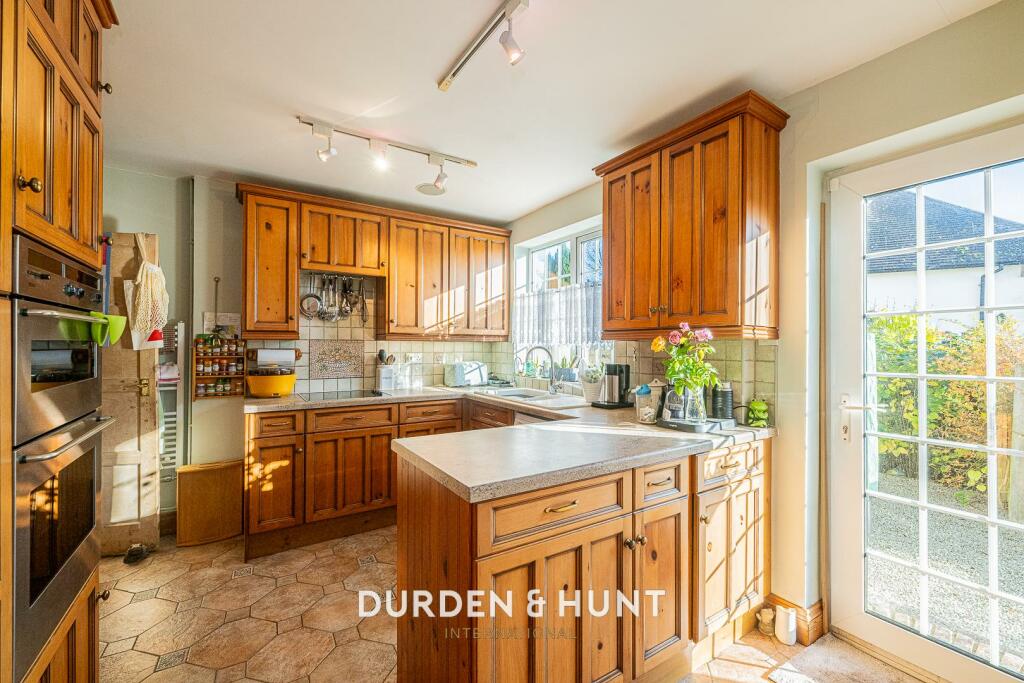 Additional property image - Frayes Chase, Beauchamp Roding, Ongar, CM5