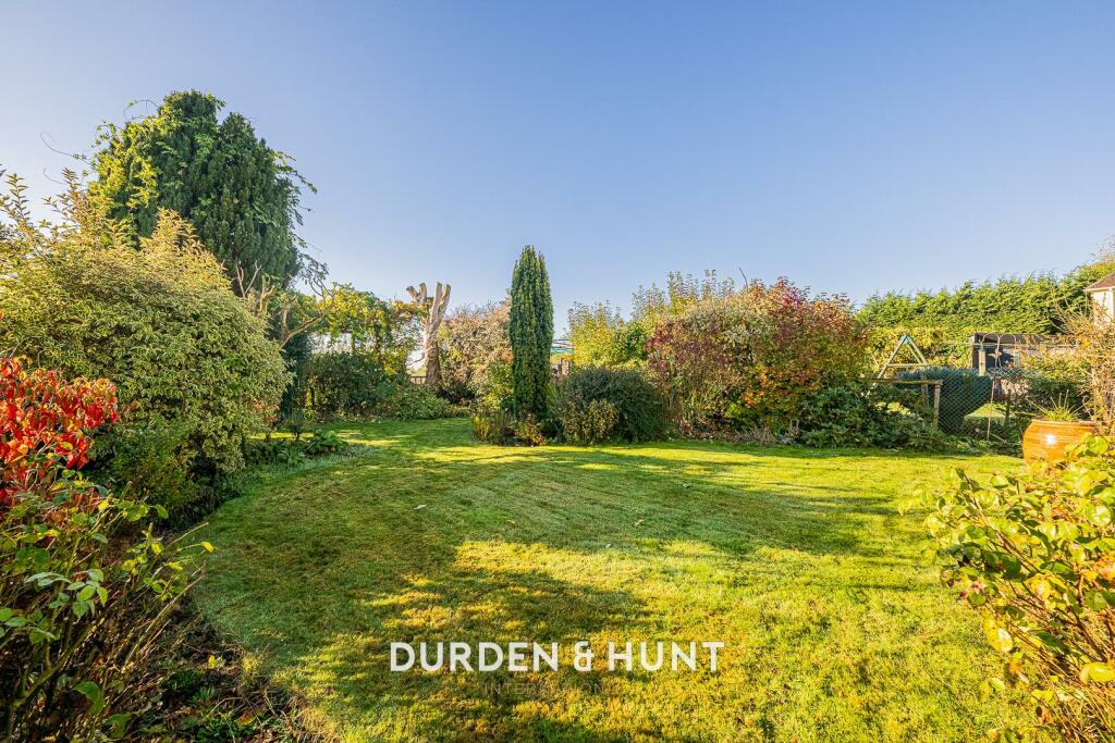 Additional property image - Frayes Chase, Beauchamp Roding, Ongar, CM5