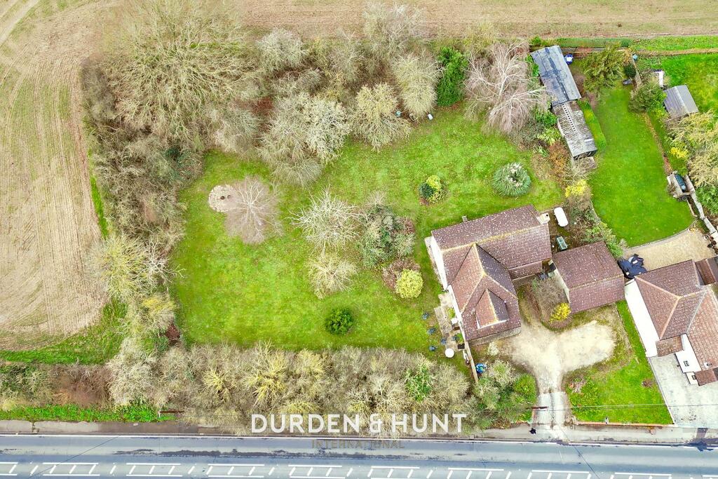 Additional property image - Dunmow Road, Fyfield, CM5