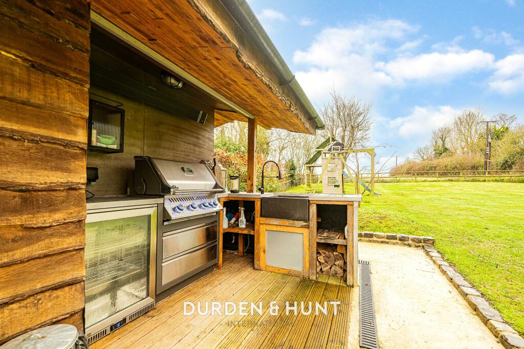 Additional property image - Coopersale Street, Fiddlers Hamlet, CM16