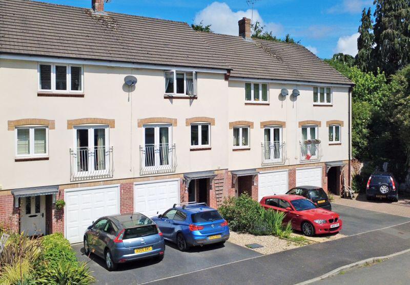 4 bedroom terraced house