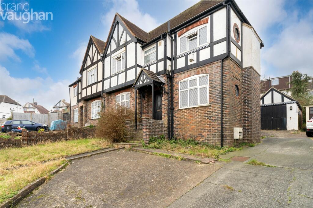 5 bedroom semi-detached house for rent in Nyetimber Hill, Brighton, East Sussex, BN2