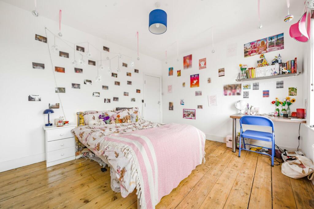 3 bedroom terraced house for rent in Nesbitt Road, Brighton, East Sussex, BN2