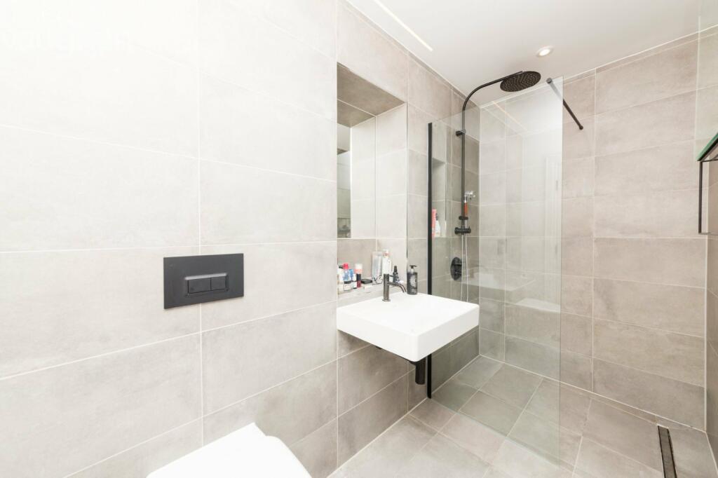 Additional property image - Gloucester Place, Brighton, BN1
