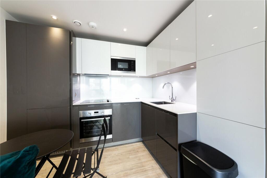 Additional property image - Fleet Street, Brighton, BN1