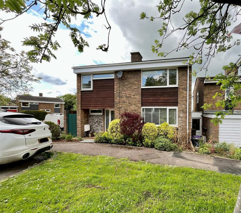 4 bedroom detached house for rent in Woodforde Close, Ashwell, Baldock, SG7