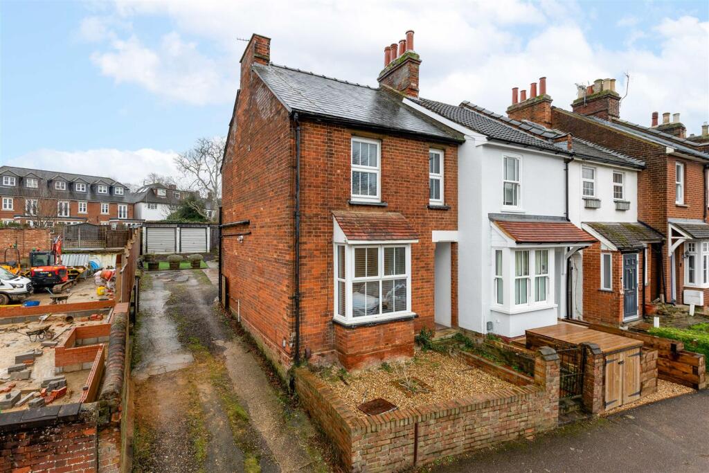 Main image of property: Whinbush Road, Hitchin