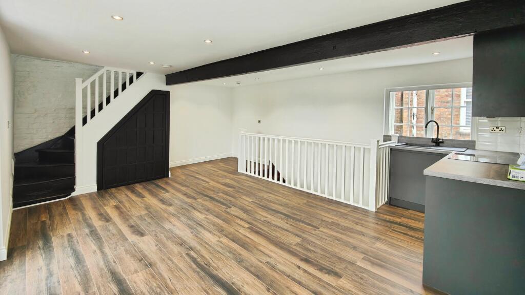 Main image of property: Flat 3, Kingswell Street, NN1 1PP