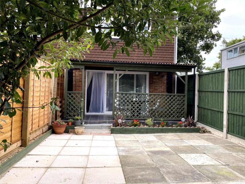 Main image of property: Chelsea Gardens, Houghton Regis, LU5